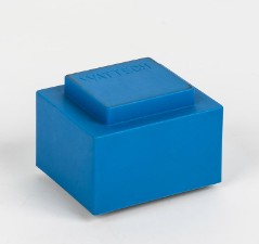 Quais são as principais diferenças entre transformadores de baixa frequência e transformadores de alta frequência?
