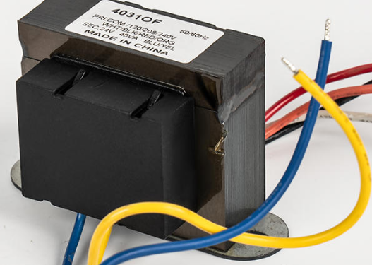 É normal que um transformador de ar condicionado de baixa frequência aqueça?